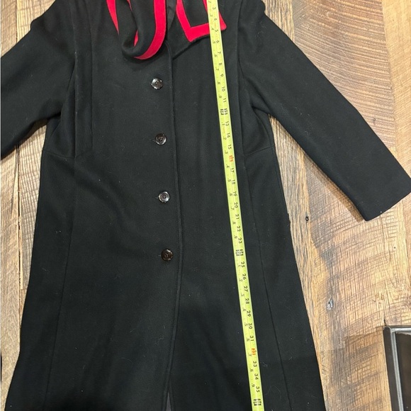 Vintage Projections Elegant Black Coat with Red Accents 100% wool - Picture 9 of 9